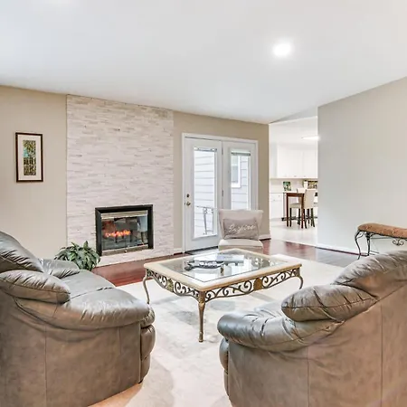Charlotte Vacation Rental With Private Hot Tub!